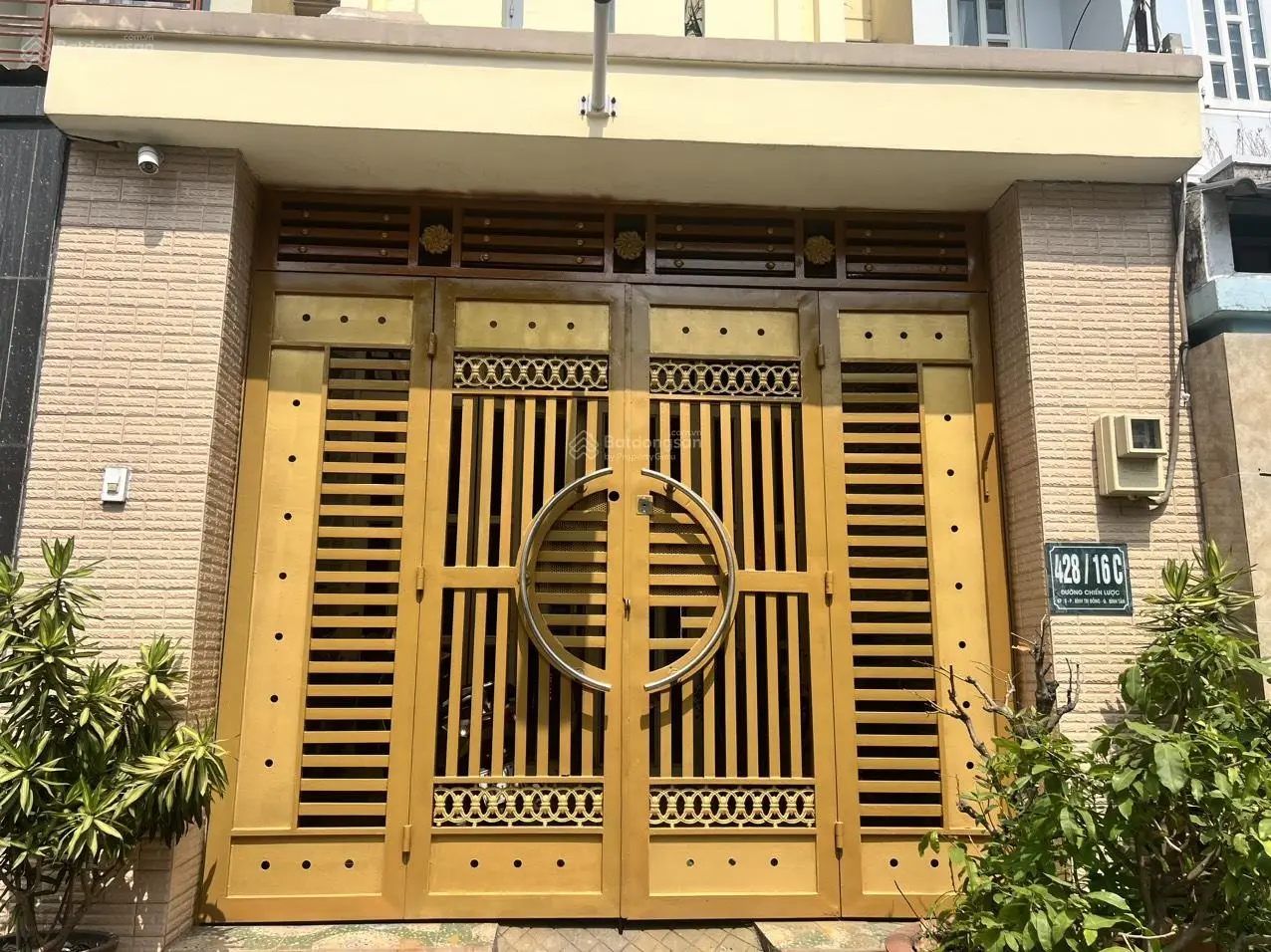 Bán nhà riêng, đường trước nhà 8m, thuận tiện KD, văn phòng, giá 7,6 tỷ VND tại Bình Tân, HCM