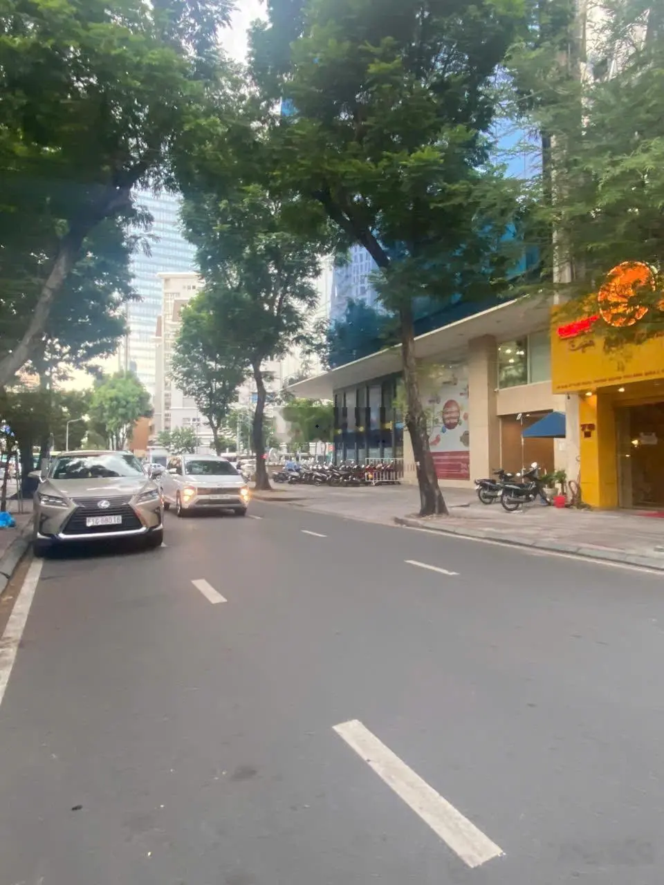 Siêu hiếm ! Bán tòa nhà MT Nguyễn Thái Bình Quận 1 DT 8,5 x 22m hầm 10 tầng giá 200 tỷ