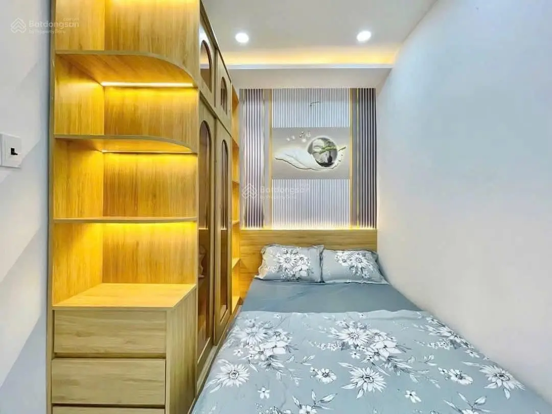 Chính chủ cần bán gấp nhà Mai Văn Ngọc, P10, Phú Nhuận, giá 2tỷ940, DT 67,2m2, HĐ thuê 18tr/th