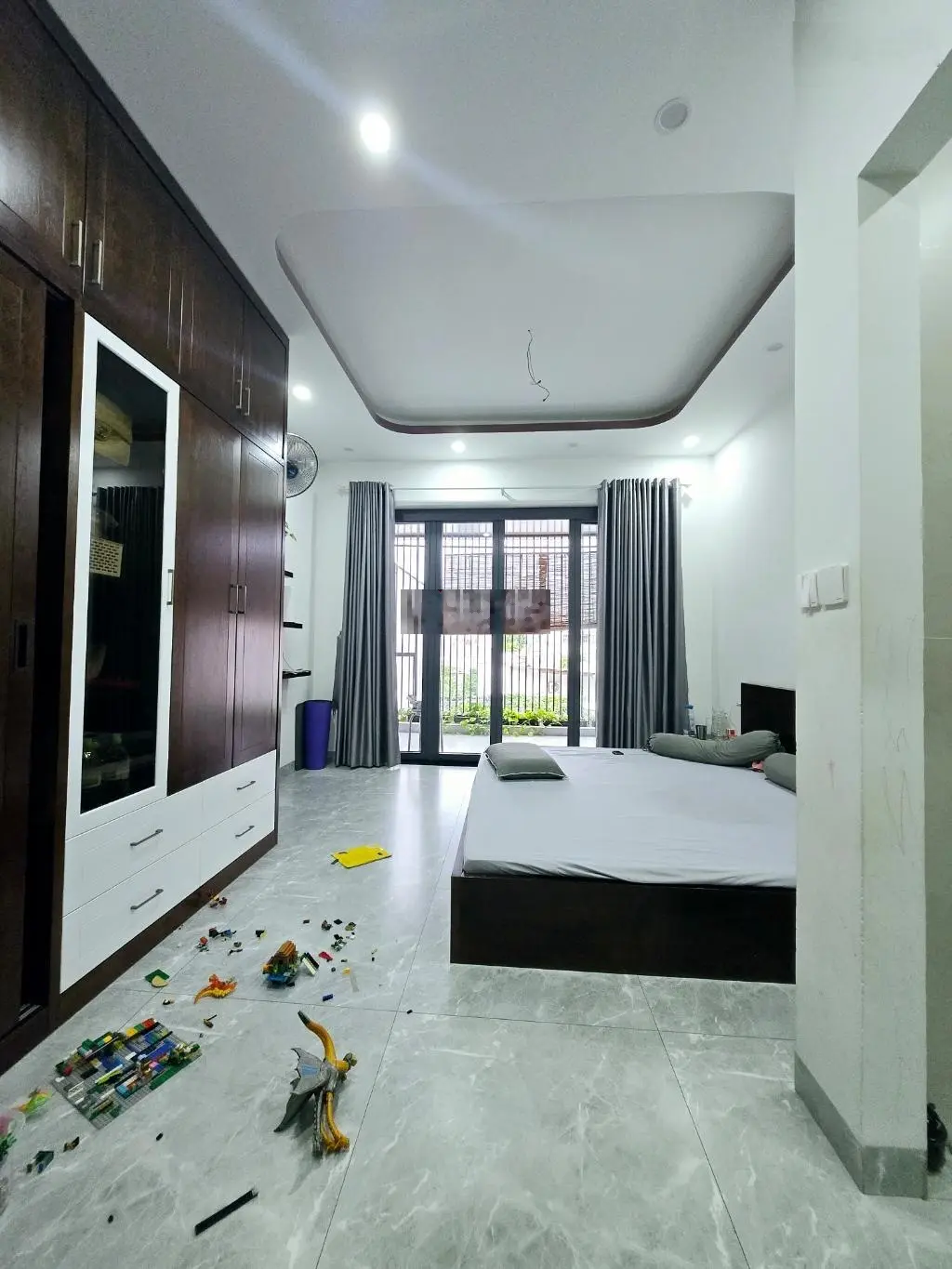 Nhà đẹp mặt tiền KD gần Đỗ Xuân Hợp - 137m2 (5x28m) - 4 tầng kiên cố - 12 TỶ NHỈNH