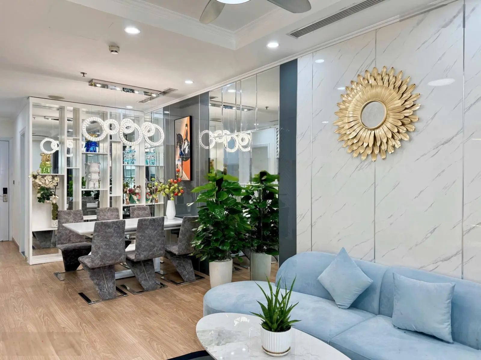 Cần bán 2 ngủ toà P10 park hill Times City vị trí trung tâm full nội thất đẹp -lh em 0908 833 ***