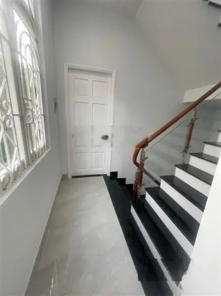 Nhà bán Hoàng Hoa Thám, 48.6m2, hẻm 7m, gần Nguyễn Văn Đậu, 9.x tỷ