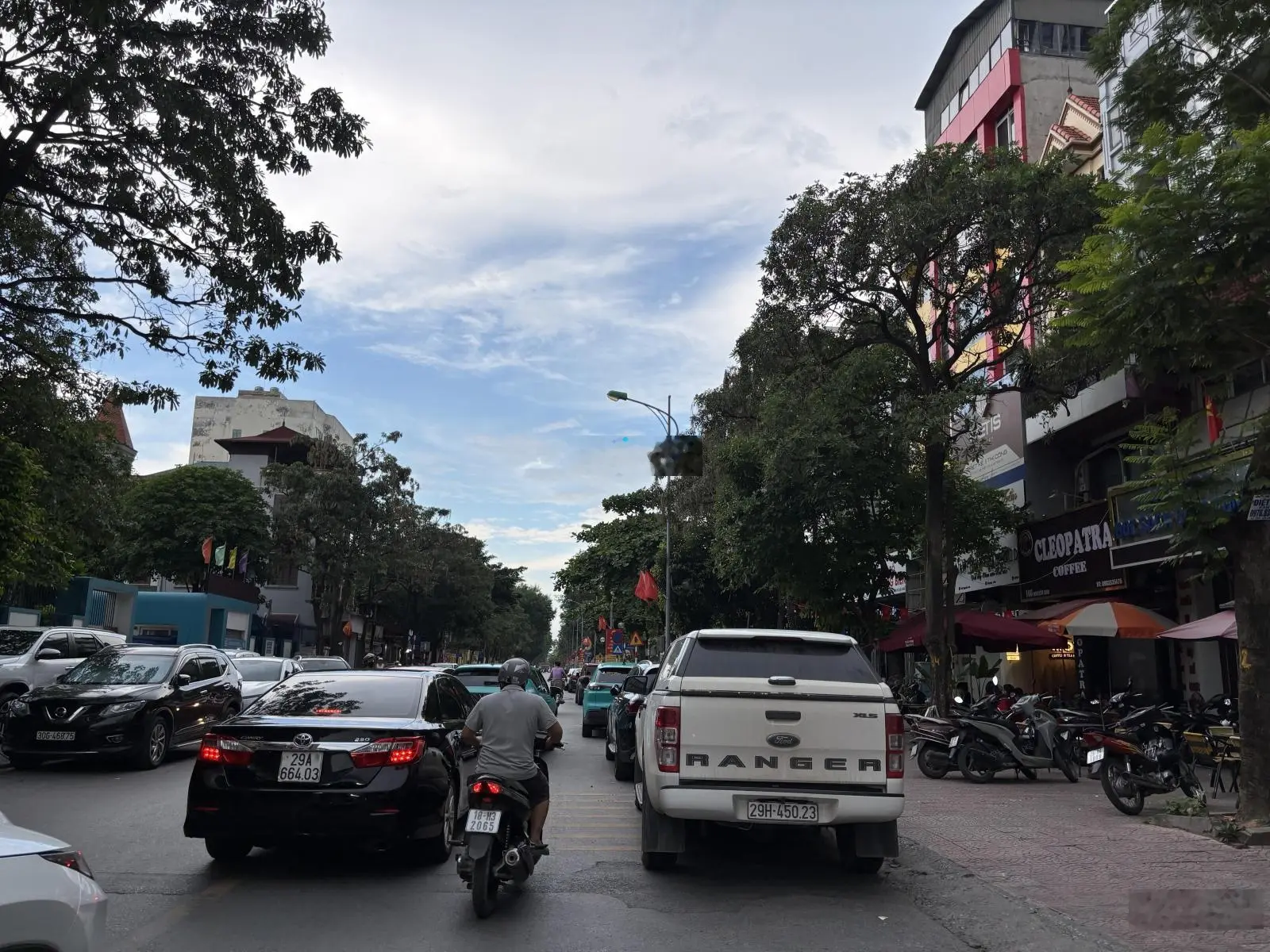 Bán Căn Liền Kề Khu PHC 158 Phố Nguyễn Sơn 6 Tầng Thang Máy Kinh Doanh 82m2 Giá Tốt