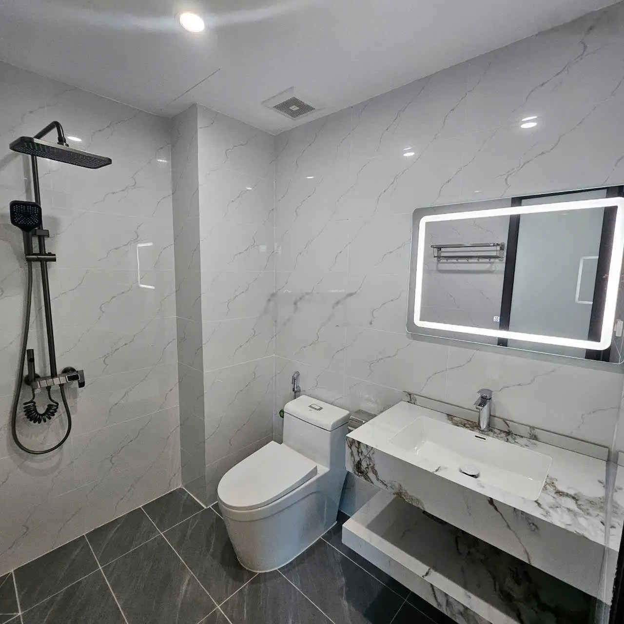 Bán nhà 46m2 6 tầng thang máy full nội thất ngõ 95 Vũ Xuân Thiều. Ngõ thông, nông cách mặt phố 20m