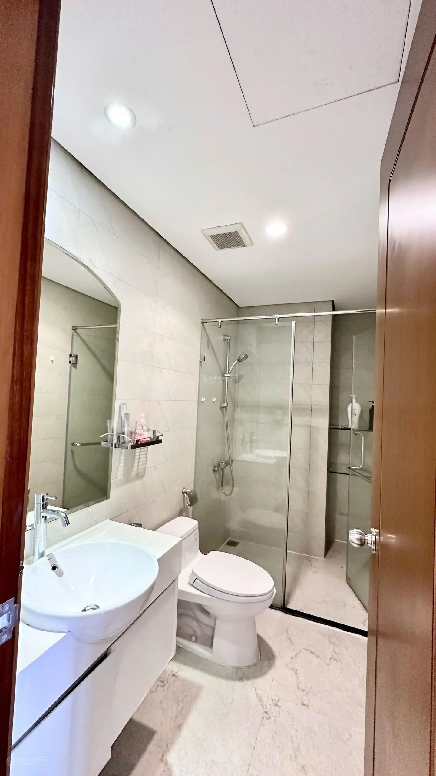 Căn hộ 1 PN với chiếc view Bitexco ngắm trọn thành phố về đêm, cầu Bason và trung tâm Quận 1