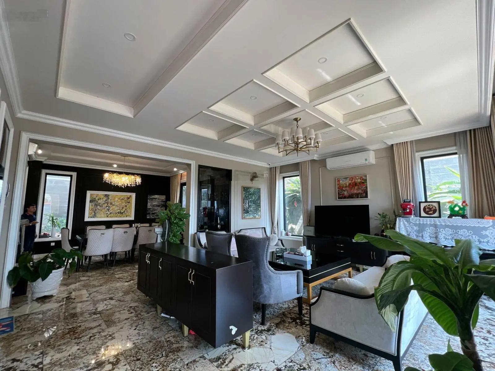 Bán biệt thự đơn lập 270m2 15x18m Liên Phường full nội thất nhập khẩu, khu an ninh cao cấp giá 33tỷ