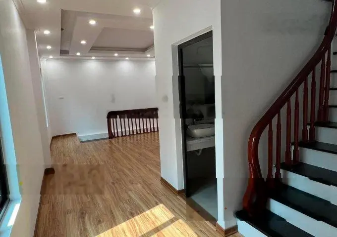 Bán nhà phố Hàm Nghi, căn lô góc 5 tầng cực đẹp, ô tô đỗ cửa. Chỉ hơn 12 tỷ