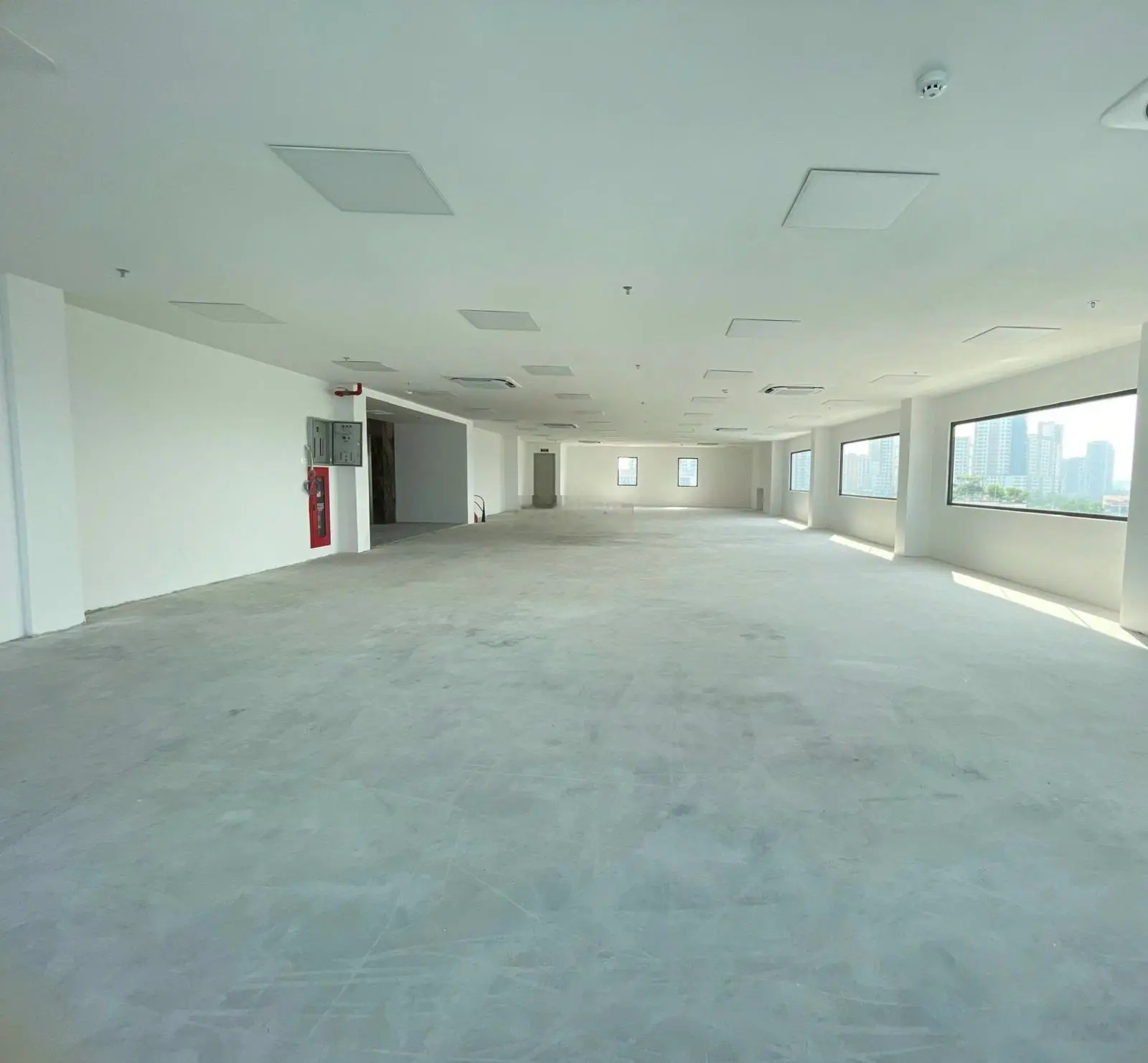 Tòa nhà ngang 16m Lê Quang Định Quận Bình Thạnh - Hầm 7 Tầng 2.380m2 - HĐT: 480tr/th - giá 114 tỷ