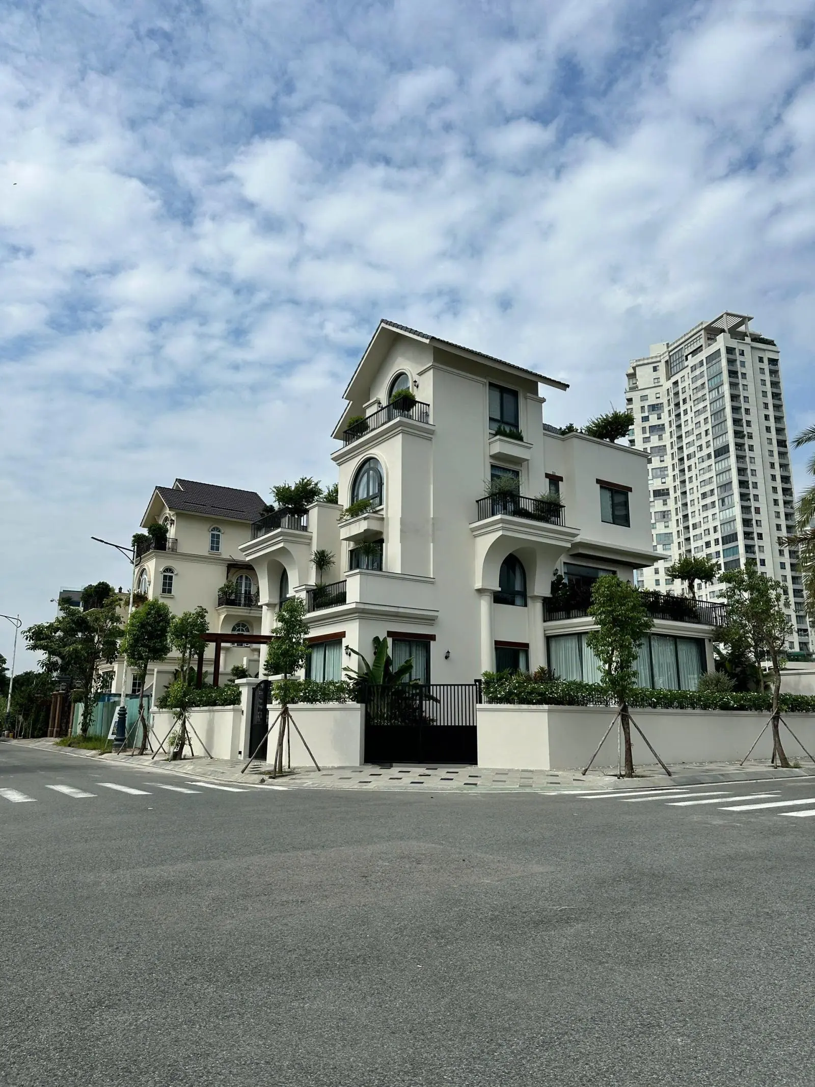 Bán biệt thự Saigon Mystery Villa Quận 2 DT 14x20m 1 hầm 4 lầu khu cao cấp nhất Đảo Kim Cương