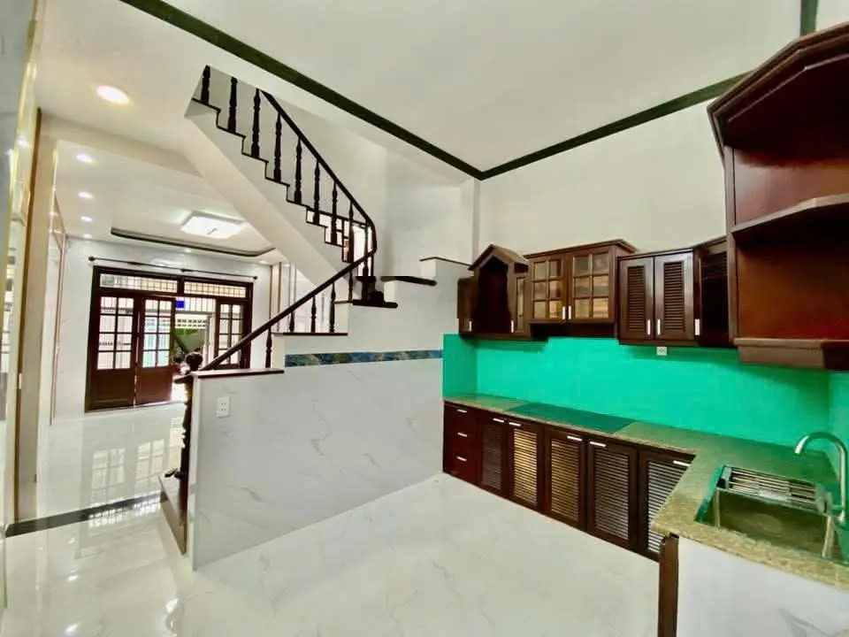 Bán gấp nhà đường Lò Lu, phường Trường Thạnh, quận 9. Giá 2 Tỷ 850, 48m2 (4X12), 2 tầng