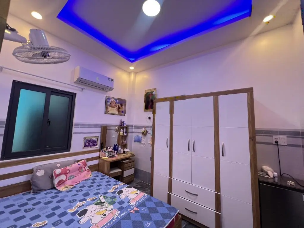 Nhà đẹp tặng full nội thất cao cấp - đường xe tải tránh nhau - hoàn công _ tăng nhơn phú a