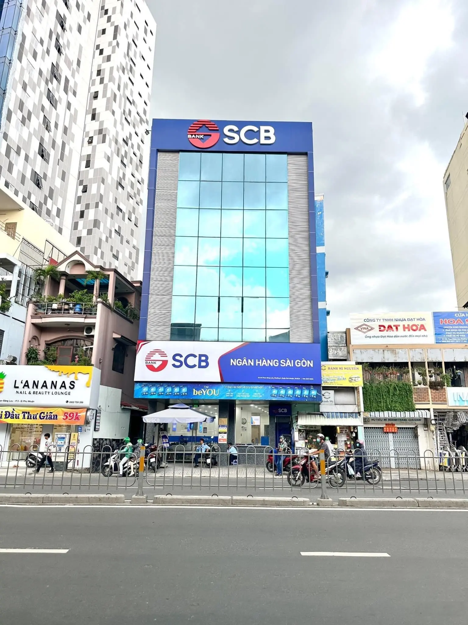 Building MT Lý Thường Kiệt, Q. TB (DT 8 x 28m CN 220m2) hầm 5 tầng HĐT 185 triệu - giá bán 63 tỷ