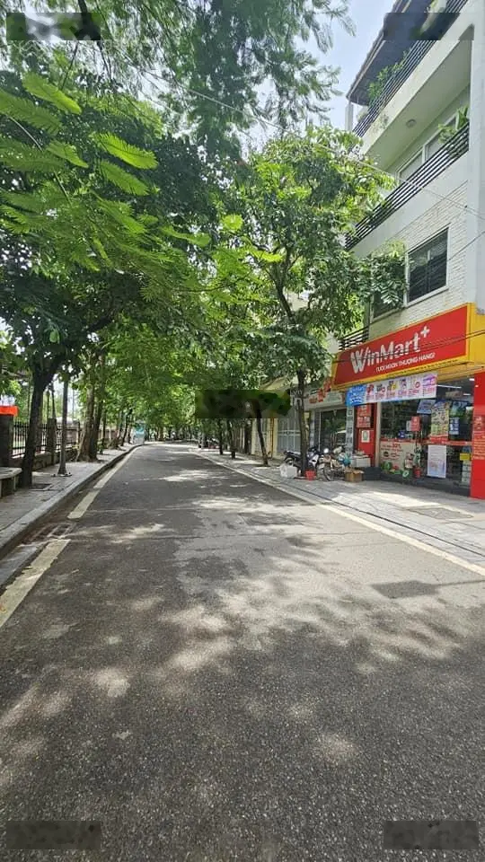 Cần bán 150m2 đất, giá 18 tỷ tại đường Trịnh Công Sơn, Tây Hồ, phù hợp xây tòa Apartment cho thuê