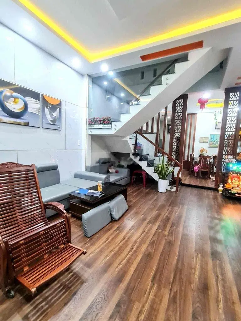 CHỈ 2.X TY CÓ NHÀ 2 TẦNG MẶT TIỀN SIÊU ĐẸP ĐƯỜNG 5M5