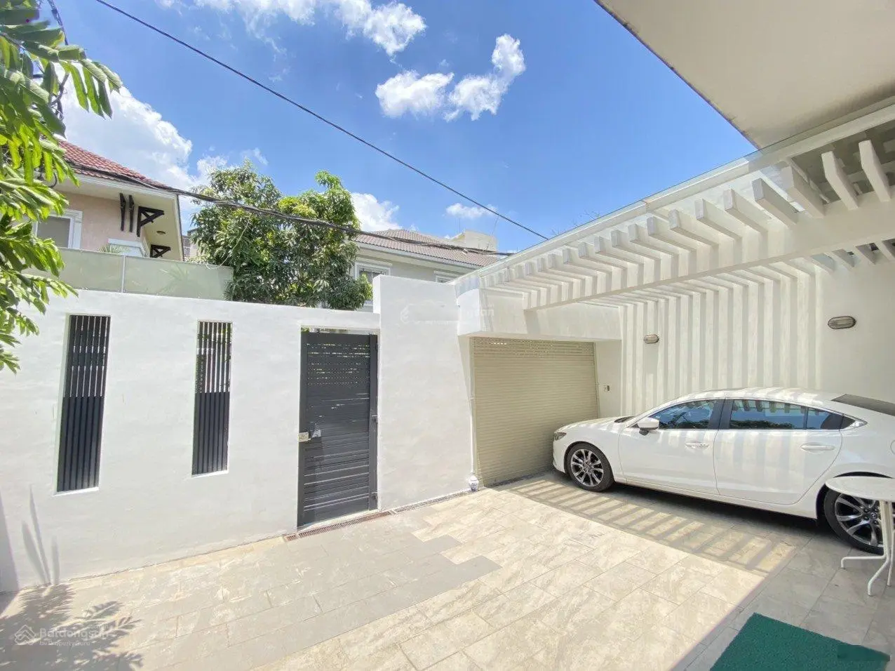 Bán biệt thự Khu Compound đường Trần Não Q 2. Dt: 9x23m T2L full NT. Giá: 42.5 tỷ. Lh: 0903398078