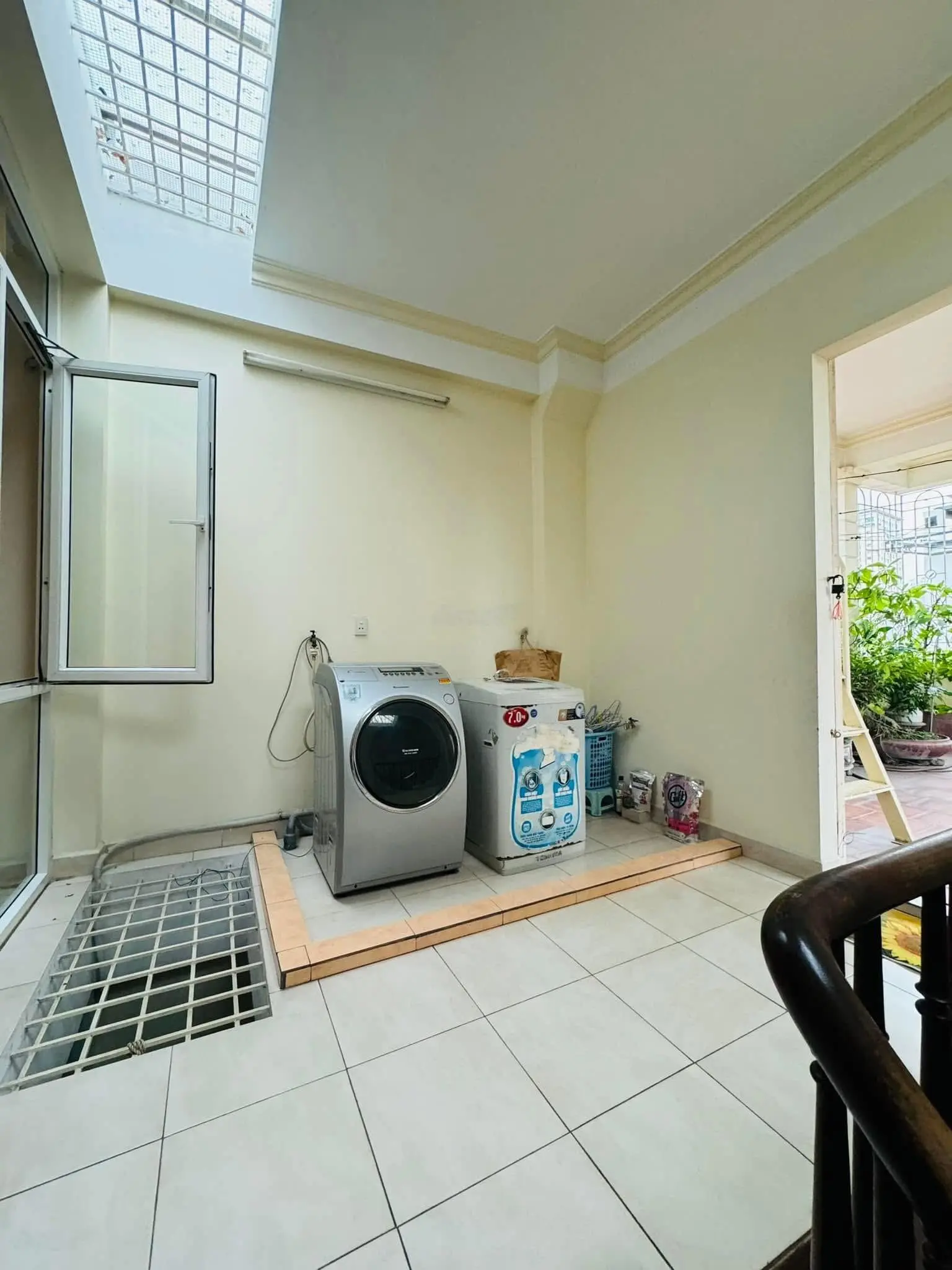 Bán Nhà Minh Khai, Hai Bà Trưng . DT 60m2 5T Mặt Tiền 5.5m. giá:16.7 tỷ. LH :0383 426 ***