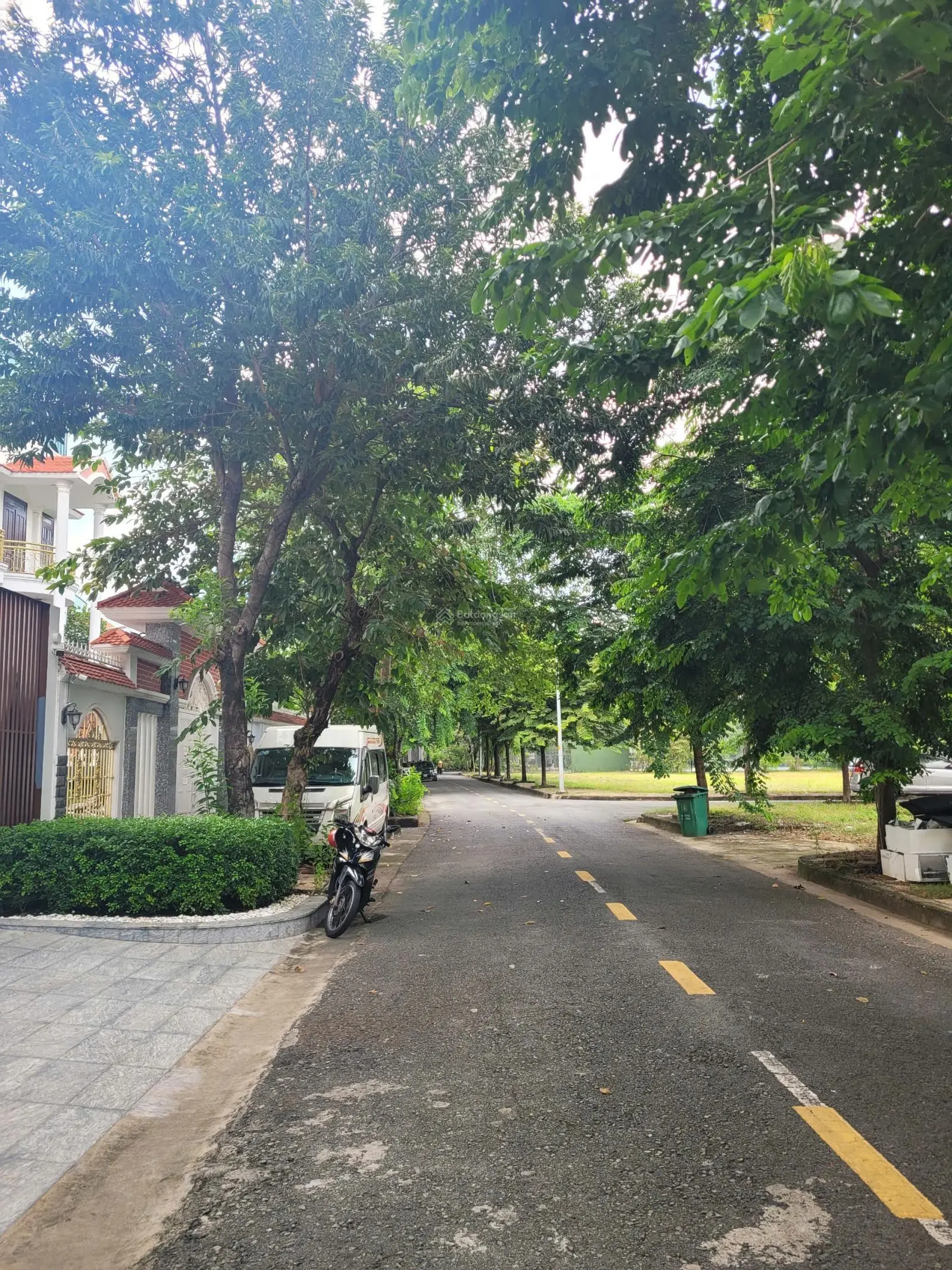 Bán đất biệt thự Rivermark - Dt 15x20m vuông vắn - khu ven sông và công viên - bảo vệ 24/24 - 75 tỷ