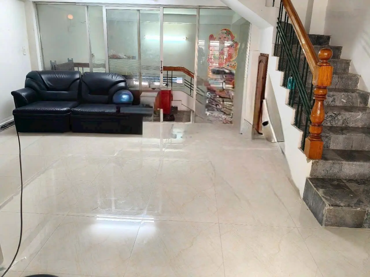 Chủ đi mỹ giảm 1,5 tỷ. bán nhà mặt tiền kd chợ phạm văn hai tân bình gần sân bay ,có 3 pn: 10,5 tỷ.
