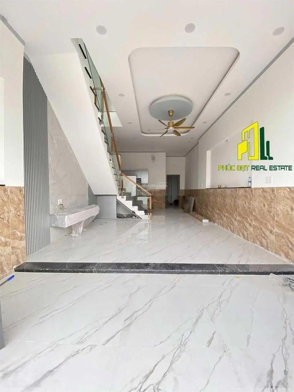 Bán nhà 1 trệt 1 lầu đường ô tô P Bửu Hòa DTSD 140 m2 SHR thổ cư 100%