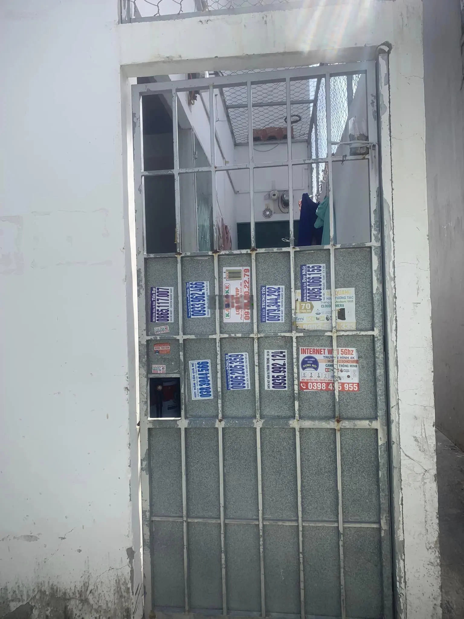 Cần bán gấp lô đất 2 mặt tiền có sẵn 5 phòng trọ.Giá chỉ 2,8 tỷ.LH 0769 519 *** ms An