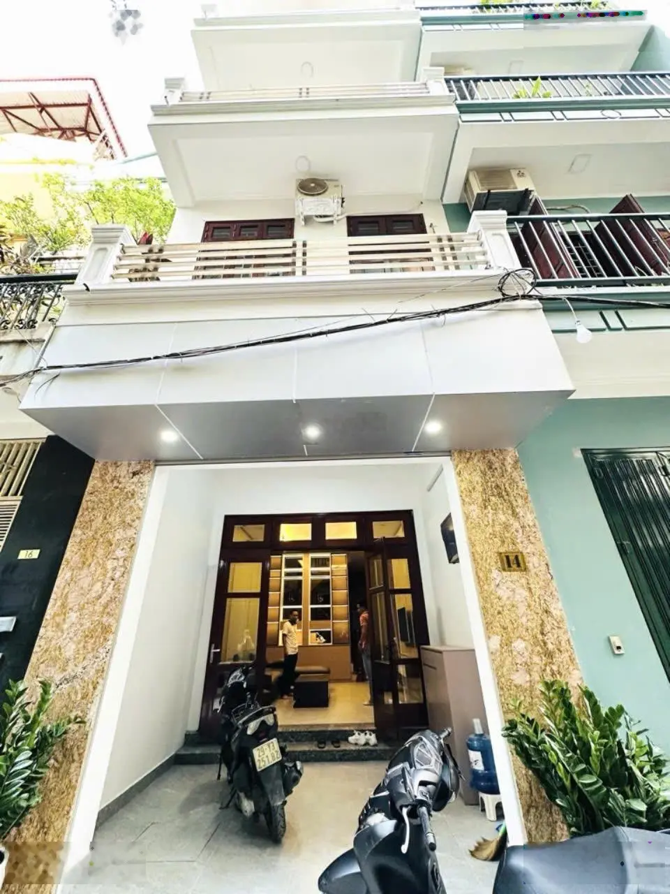 Bán nhà phố Dương Văn Bé, 42m x 5 tầng, thang máy, sổ đẹp 8,7 tỷ