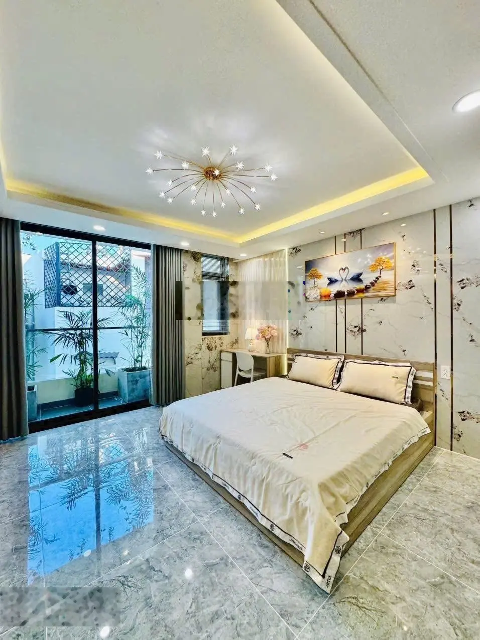 HOT! Bán nhà cạnh chợ Phạm Văn Hai, Tân Bình. Nhà 67,5m2 giá 4tỷ250 còn thương lượng. Hẻm 6m thông