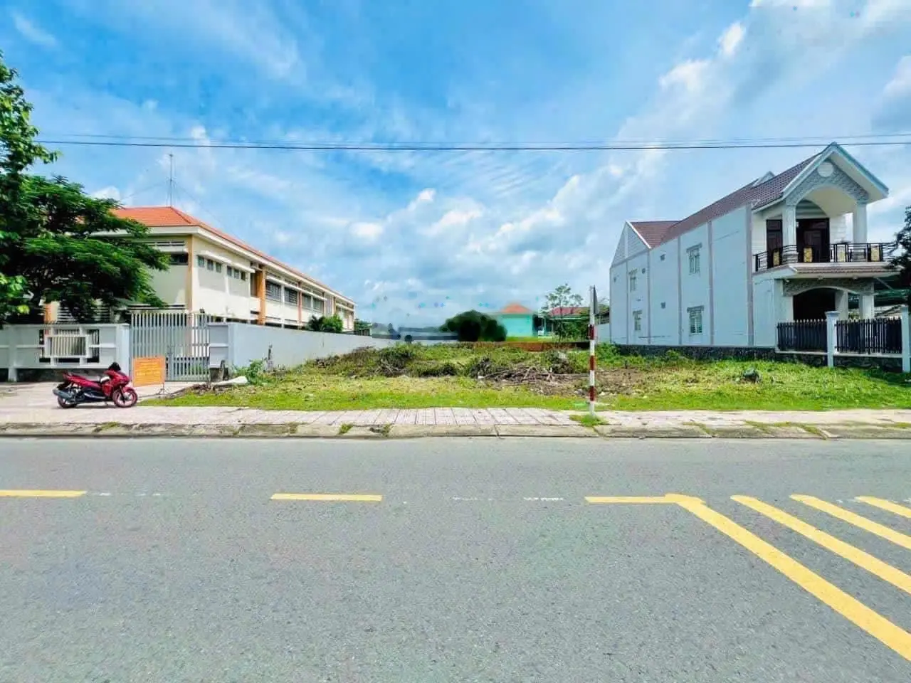 Bán lô đất đối diện KCN Việt hương, Thuận An, SỔ HỒNG RIÊNG, 150M2, 870 TRIỆU , Cho thuê được
