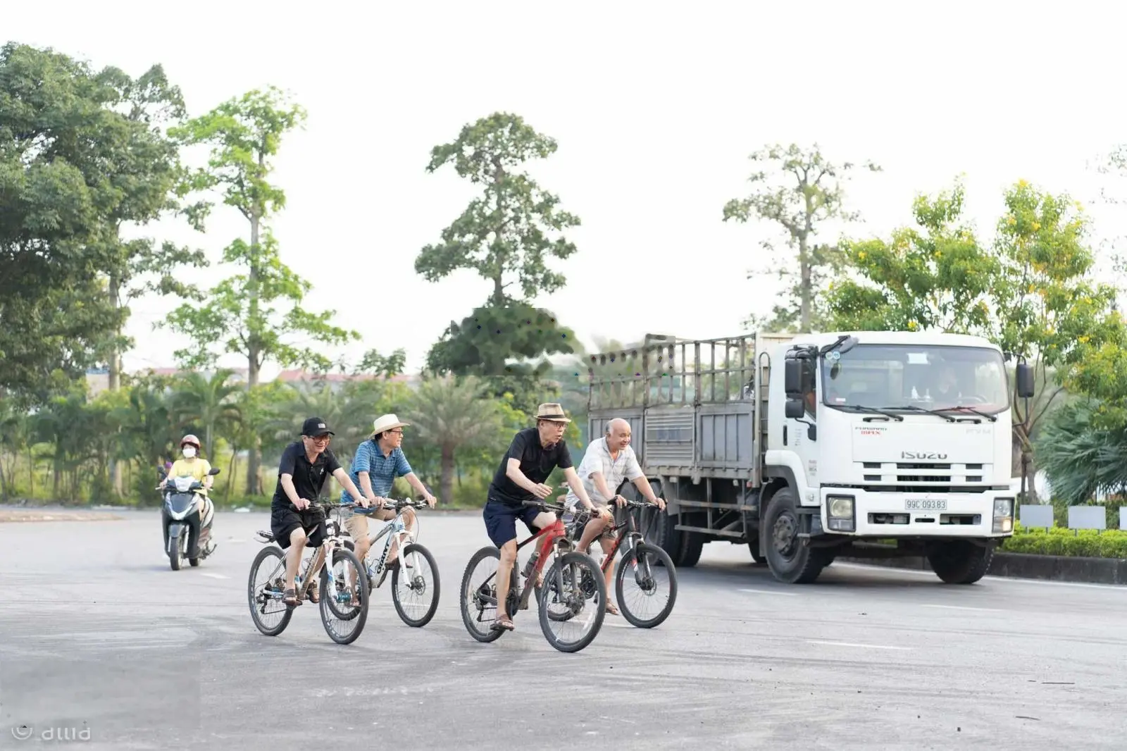 Bán lô đất làn 2 KĐT Vườn Hồng, giá cực tốt LH 0326 569 ***
