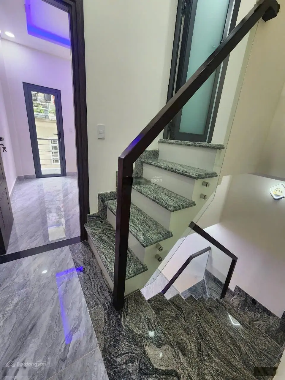 Nhà trệt lầu 2PN - 2WC, full nội thất cao cấp hẻm 435 Huỳnh Tấn Phát, Phường Tân Thuận Đông