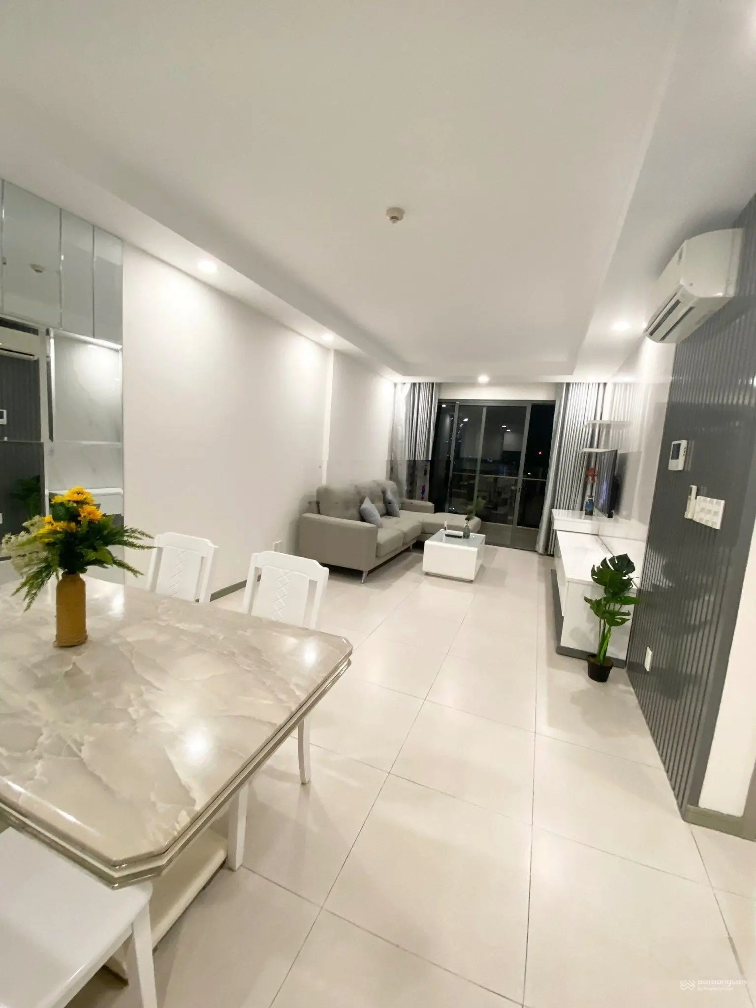 Bán gấp CHCC Horizon Tower Trần Quang Khải - Q.1, DT 102m2, 2PN giá: 5.9 tỷ, có sổ, 0961 663 ***