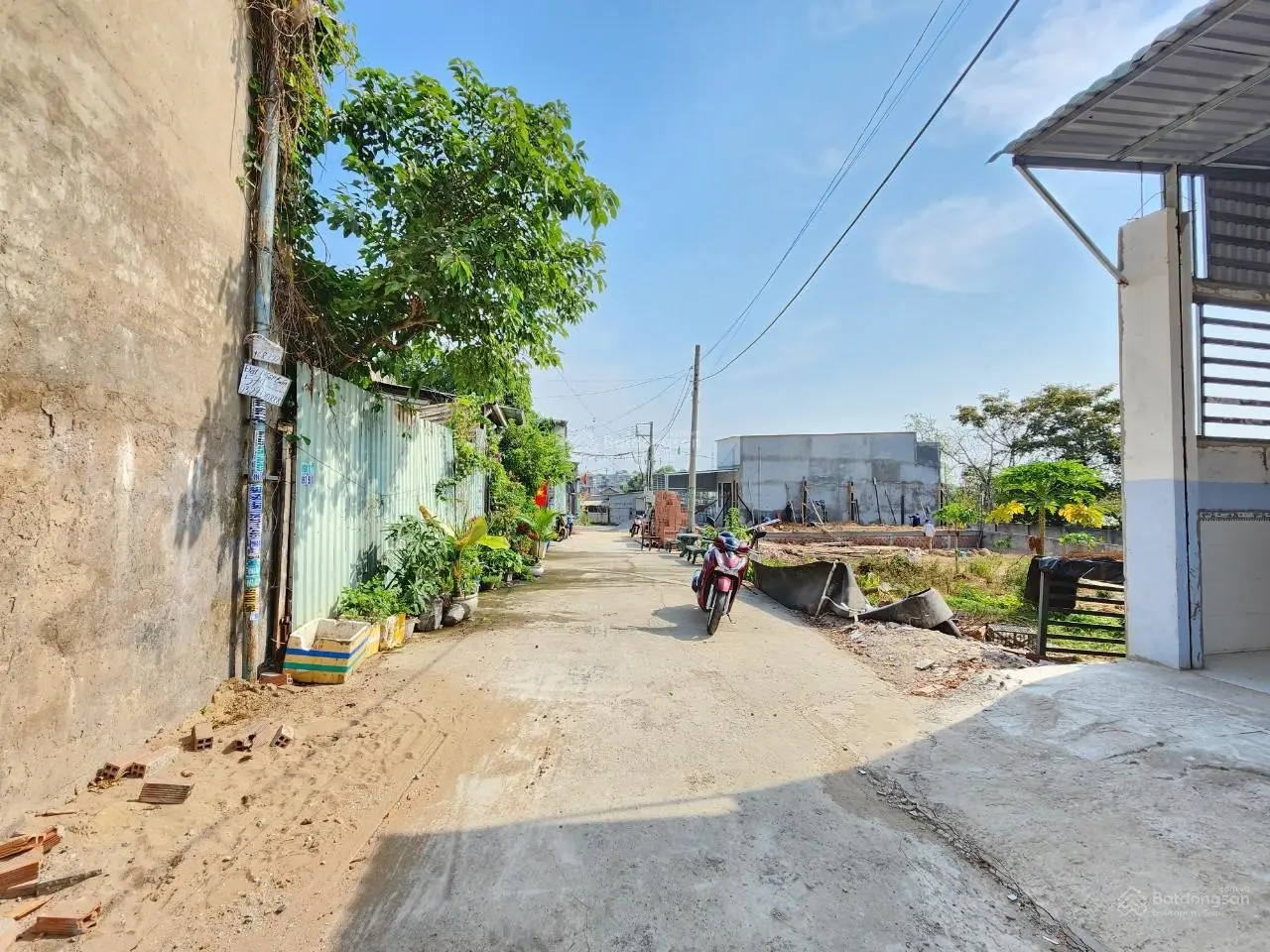 1 tỷ 950 bán đất có nhà cấp 4 phần thô cách đường Nguyễn Thị Tươi 200m, P. Tân Bình, Dĩ An