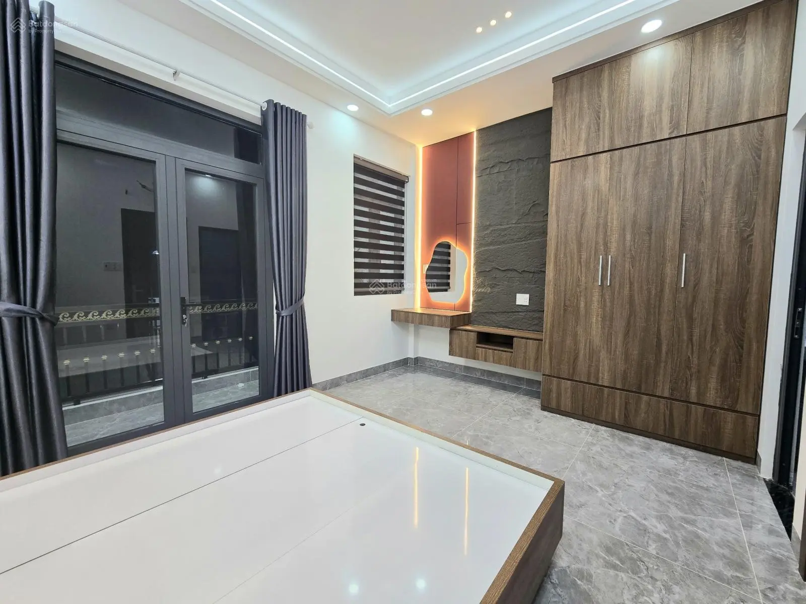 Bán nhà đường An Phú Đông 12 - 1 trệt 1 lửng 2 lầu - 4PN 5WC full nội thất - xe hơi ngủ trong nhà