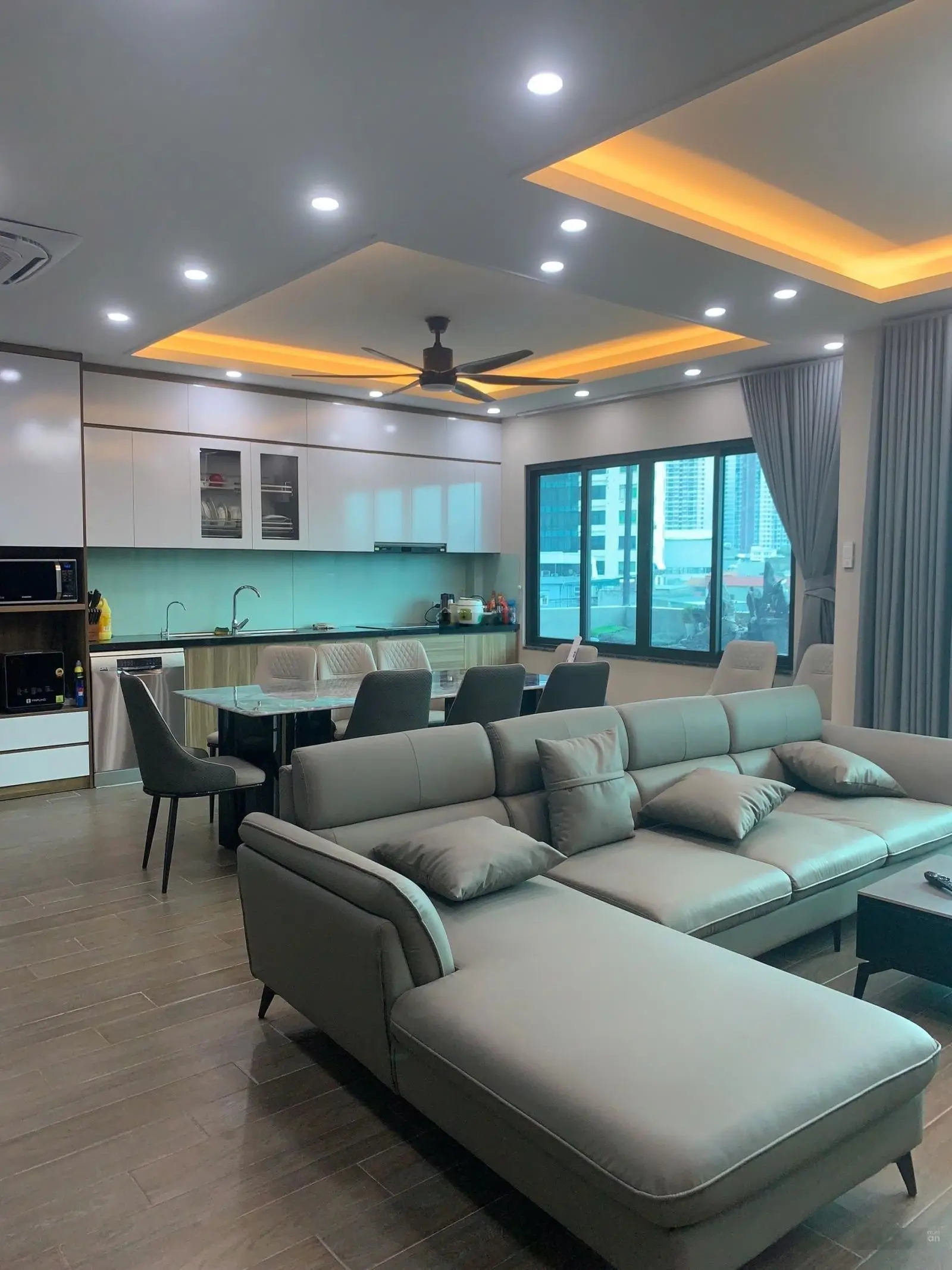 Tòa căn hộ DV 9 tầng - 152P - full công năng - dòng tiền ~ 500tr/ Tháng . LH : 0765505555
