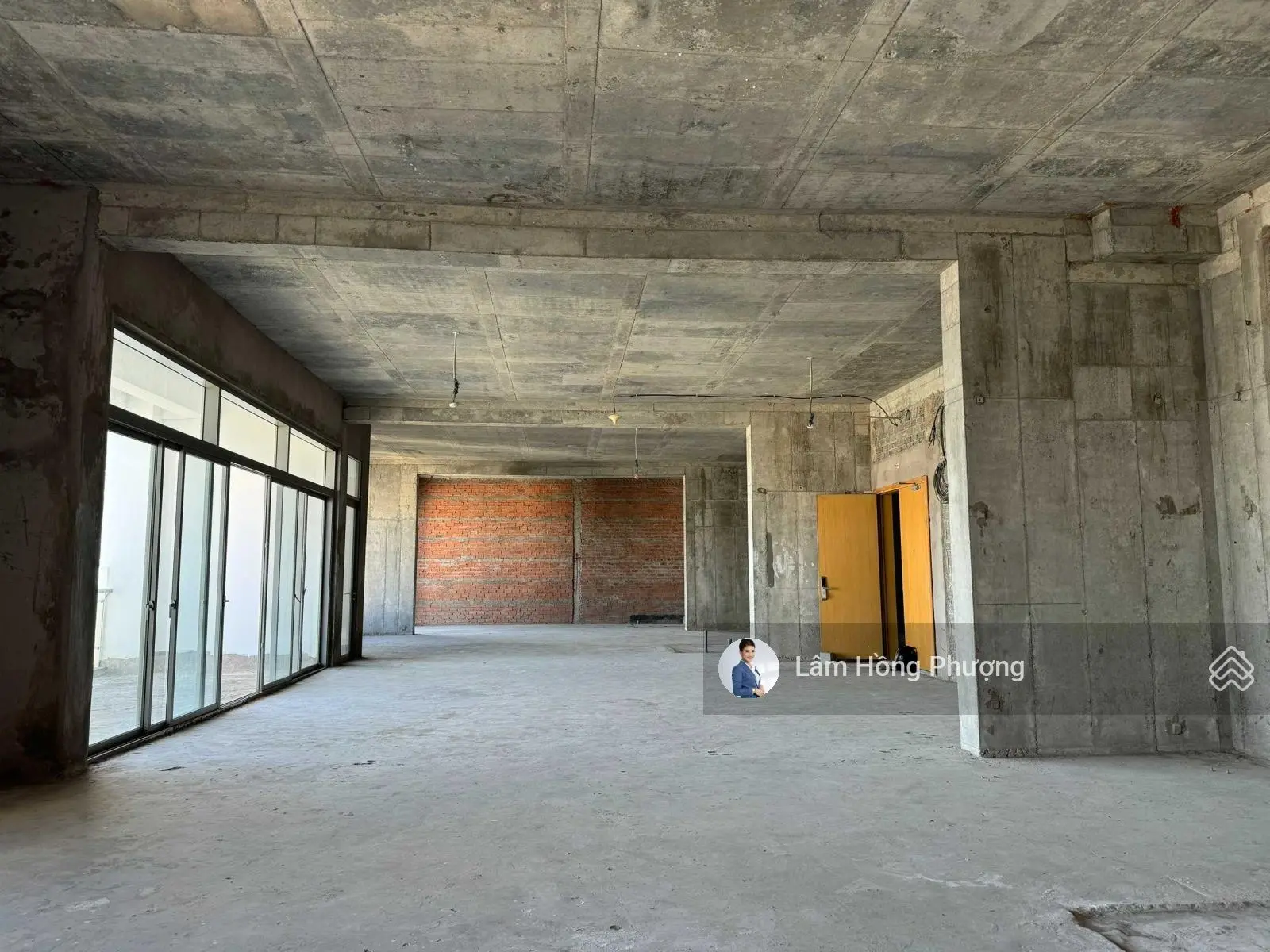 Bán Penhouse 237m2 An gia skyline quận 7 giá 11.6 tỷ có sổ hồng sẵn 0939 220 ***