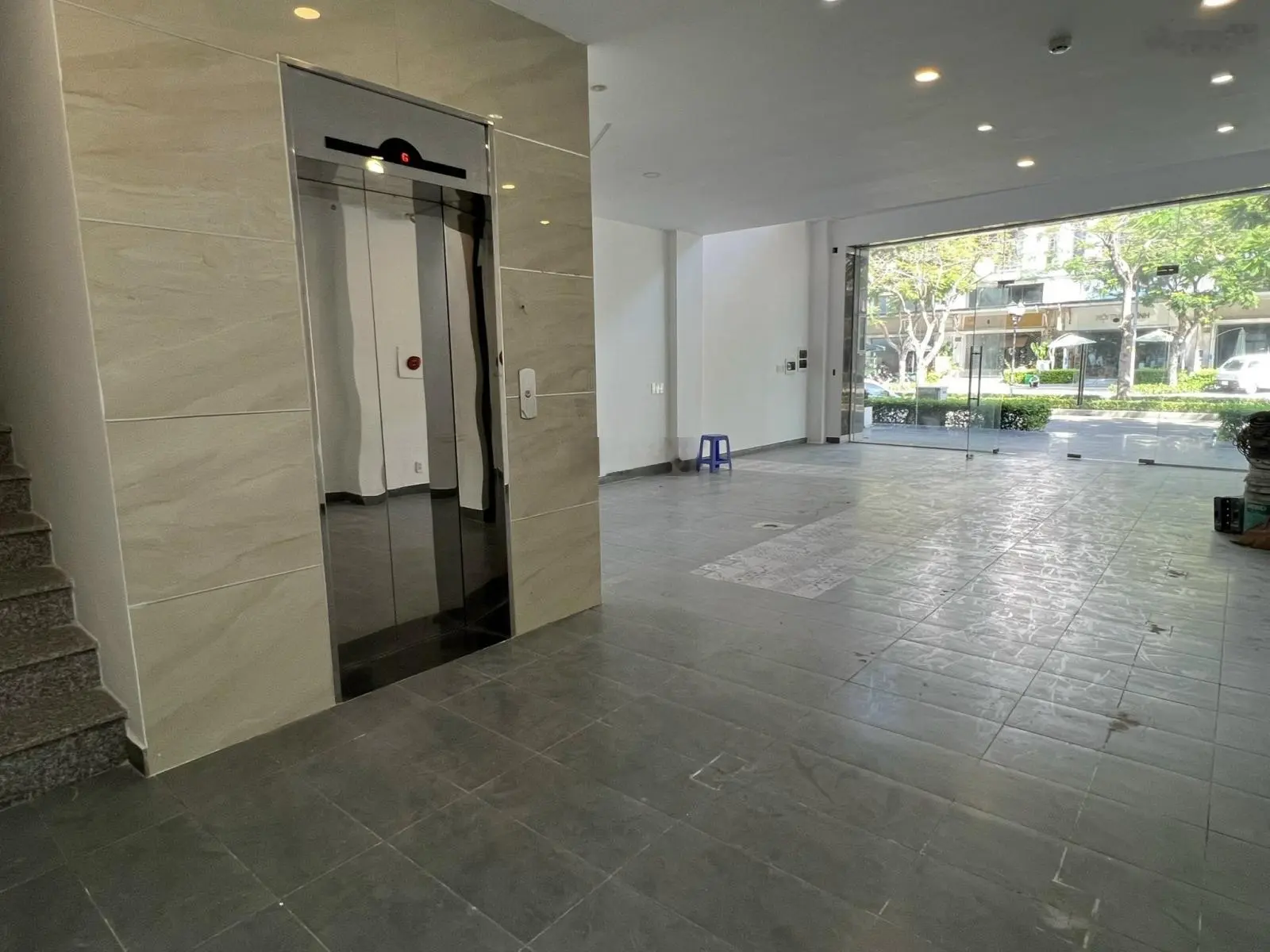 Bán nhanh nhà mặt tiền đường 35m Vạn Phúc - Mặt tiền ngang 7m - 6 tầng - Đã có sổ hồng riêng