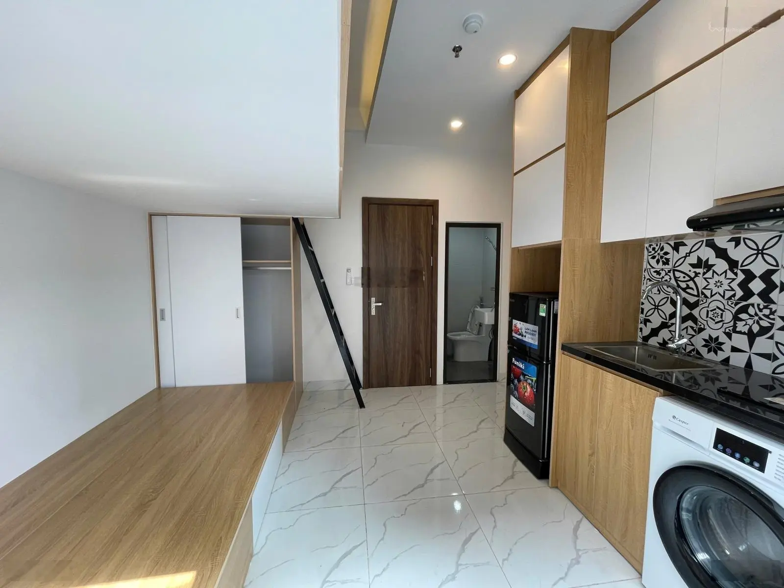 Chính chủ bán căn hộ dịch vụ ở 44m2, 6 tầng, doanh thu 50tr/ tháng gần Bách Kinh Xây