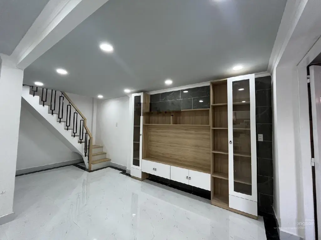 Bán gấp nhà gần Quận 8, Bình Hưng, hẻm xe tải, xe hơi đậu cửa, 3 tầng đúc, nhỉnh 4 tỷ