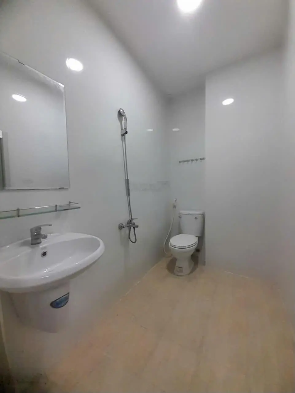 Nhà mặt tiền 2 căn liền kề 148 m2 đường Bình Thới tiện lợi di chuyển và kinh doanh, khu vực sầm uất