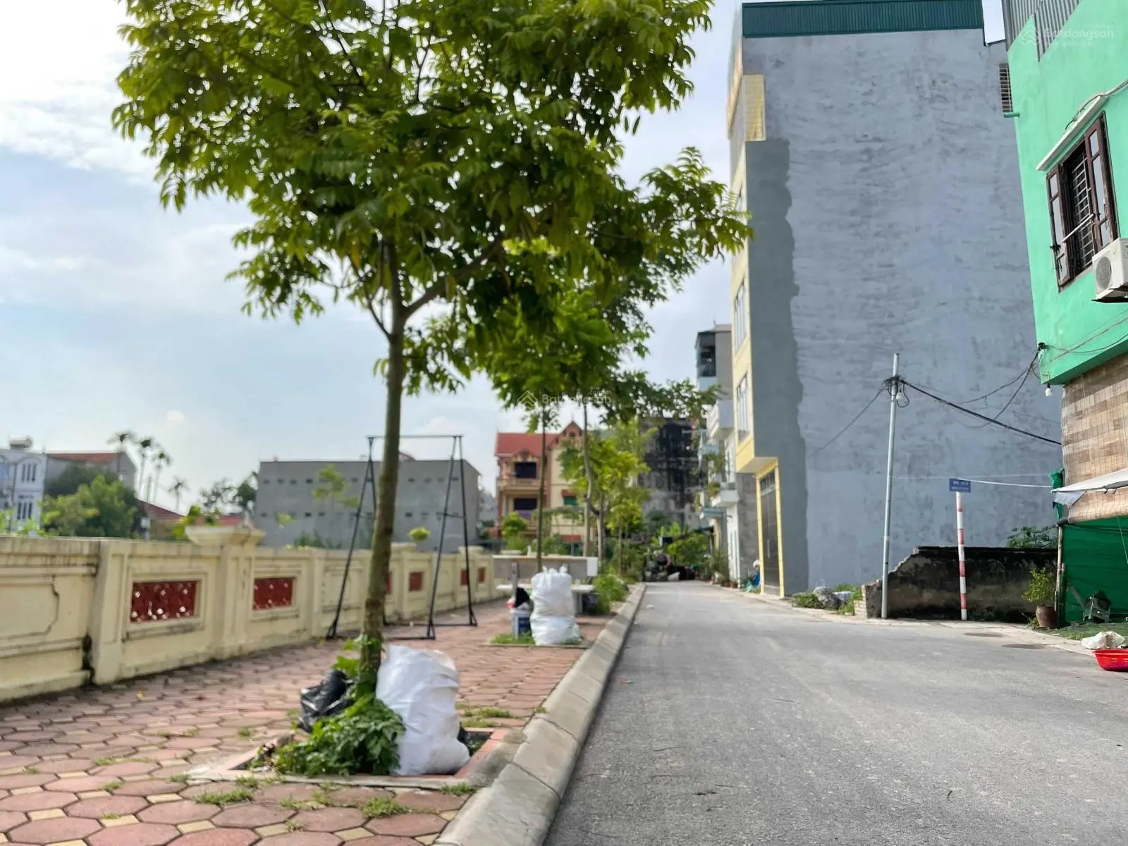Bán đất sổ đỏ mặt hồ điều hòa Lai Xá, Hoài Đức, Hà Nội, 75m2, đường ô tô rộng 10m, có vỉa hè