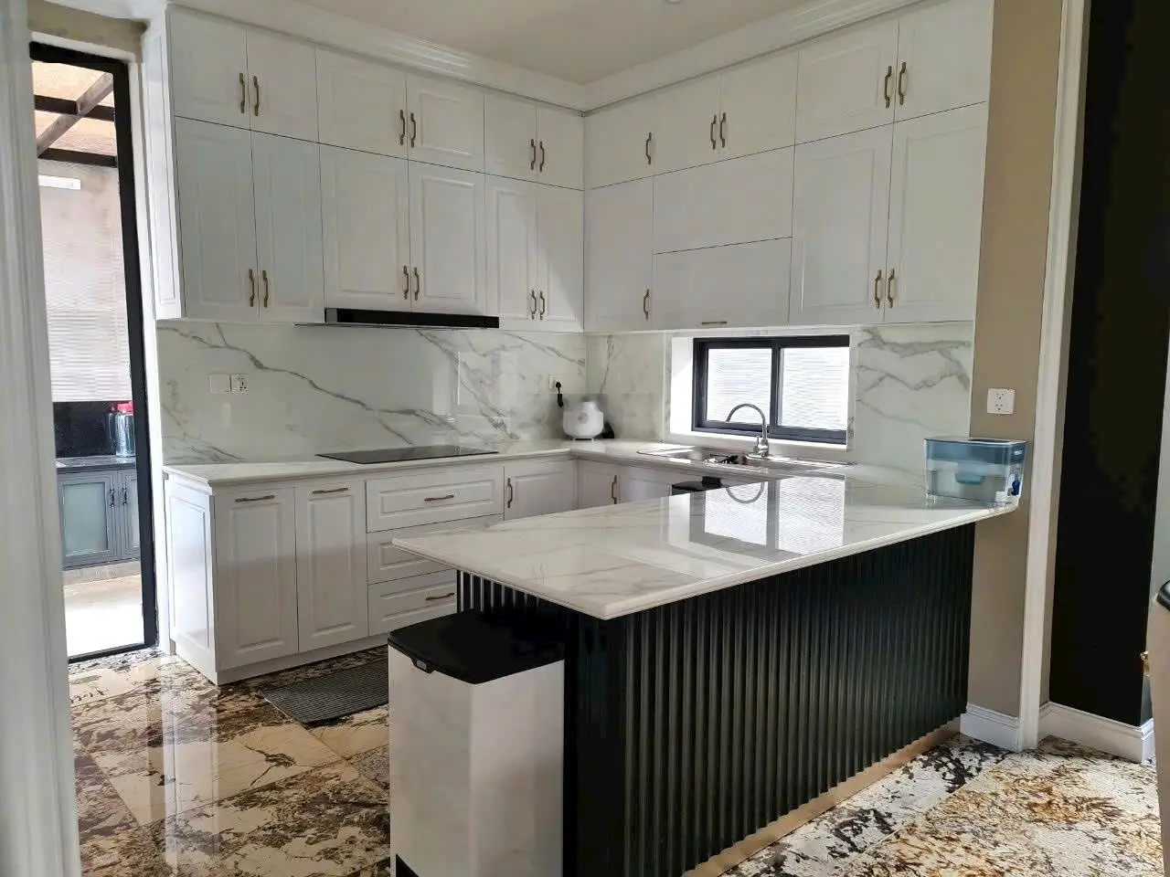 Bán biệt thự đơn lập 5PN, 6WC, 270m2, 15x18, full nội thất gần ngay Đ. Liên Phường, Phước Long B