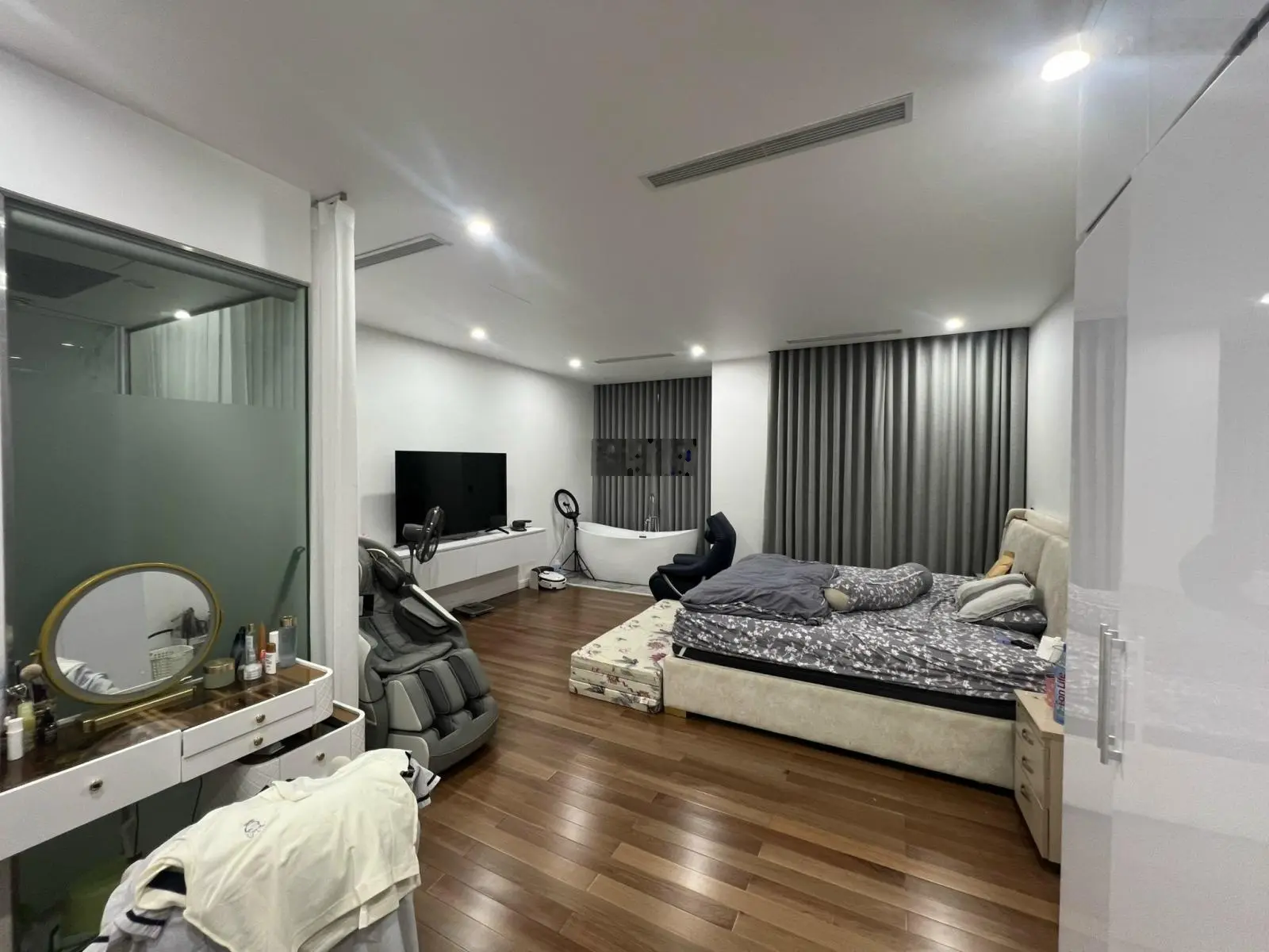 Bán liền kề Ngọc Trai 8 full đồ có thang máy 17.5 tỷ Vinhomes Ocean Park, 0963 892 ***