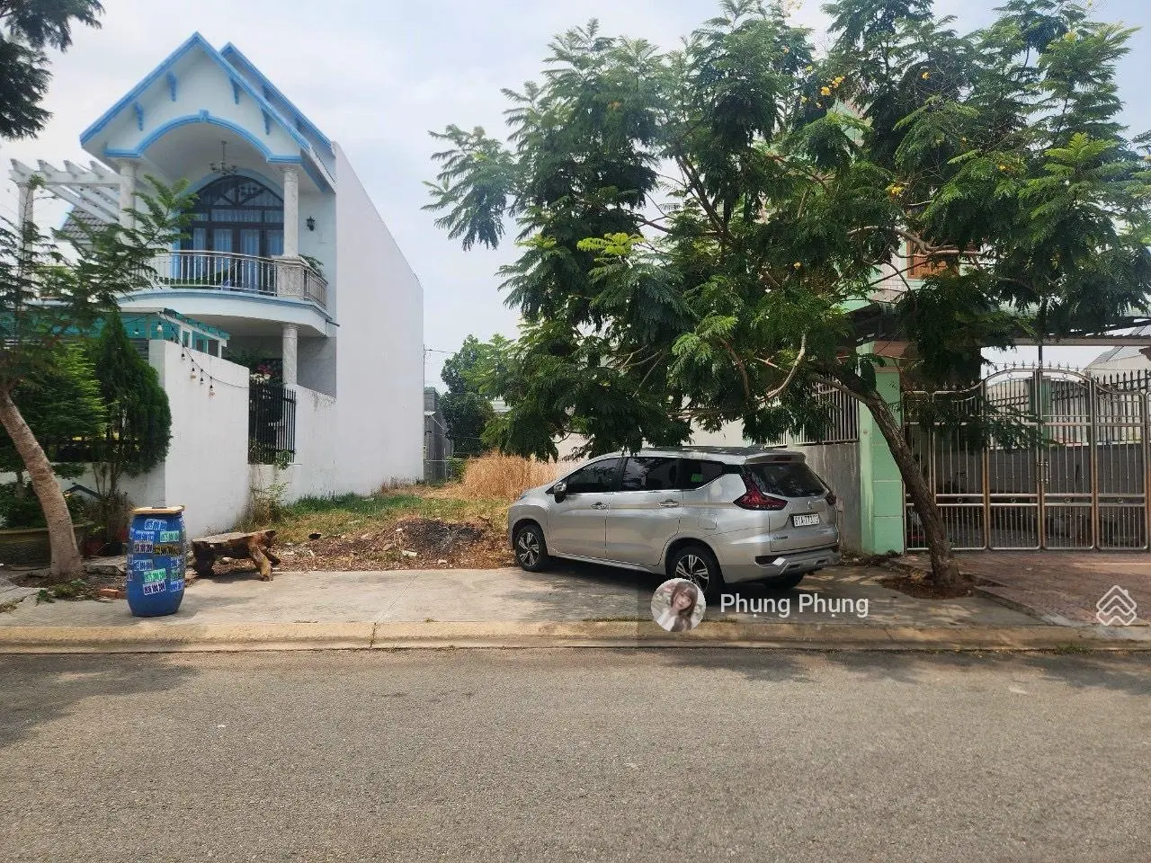 Bán gấp lô đất full thổ ngay Trưởng Tiểu Học Phú Hưng, Bến Tre, dt 100m2, giá chỉ 600tr, SỔ RIÊNG
