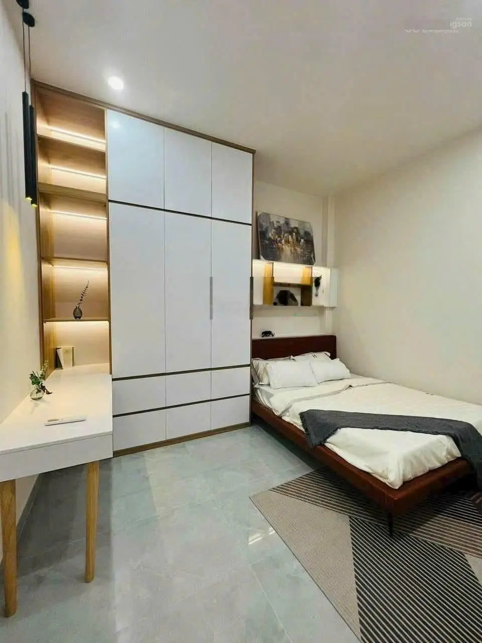 Chính chủ bán nhà 1T 2L ngộp cần bán gấp giá rẻ, gần vòng xoay Võ Văn Kiệt