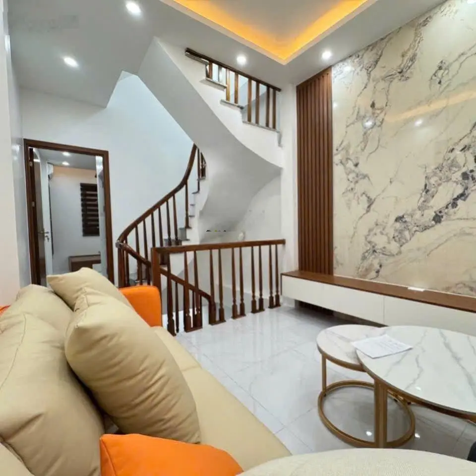 6.2 tỷ, DT sổ 30m2, 4 tầng, 4 ngủ FULL NỘI THẤT, 20m ra ô tô, 80m ra mặt phố, Bưu điện Hà Đông