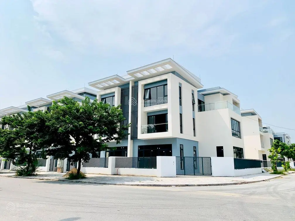 Gia đình cần bán biệt thự An Quý Villa, 39 tỷ VND, 200m2 ngay mặt đường lê Quang Đạo