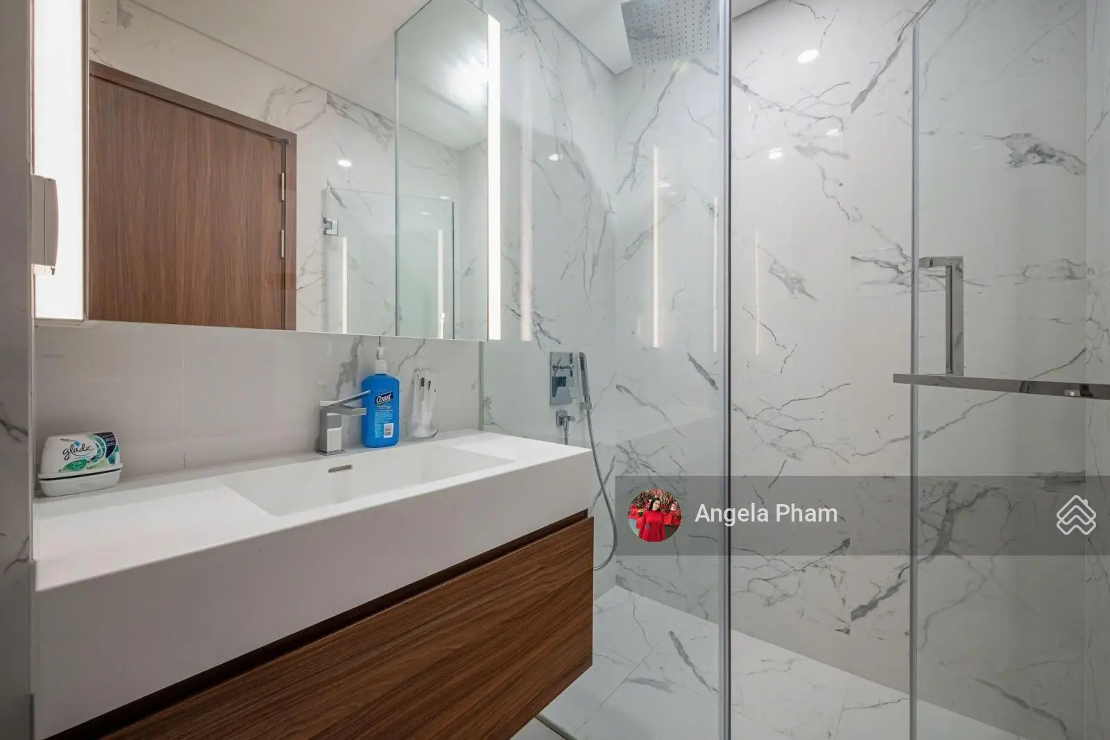 Bán 2 phòng ngủ Galleria - Metropole view đẹp giá tốt 13,5 tỷ