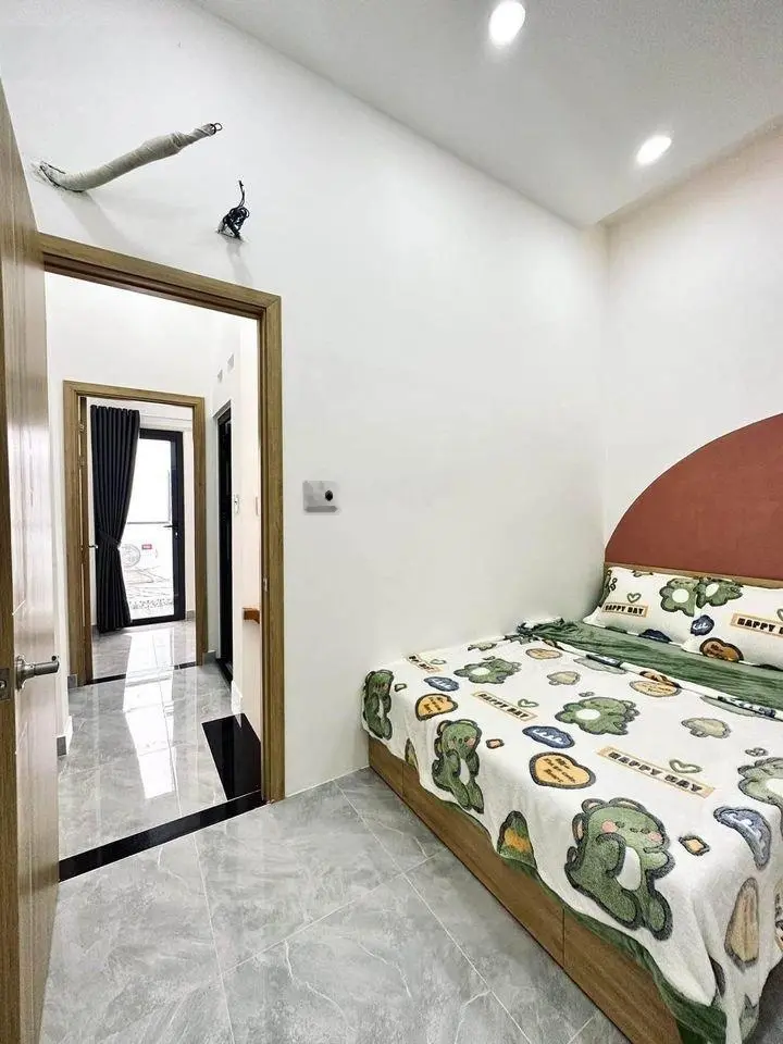 Bán nhà gần chợ Bà Hom, trệt/lầu