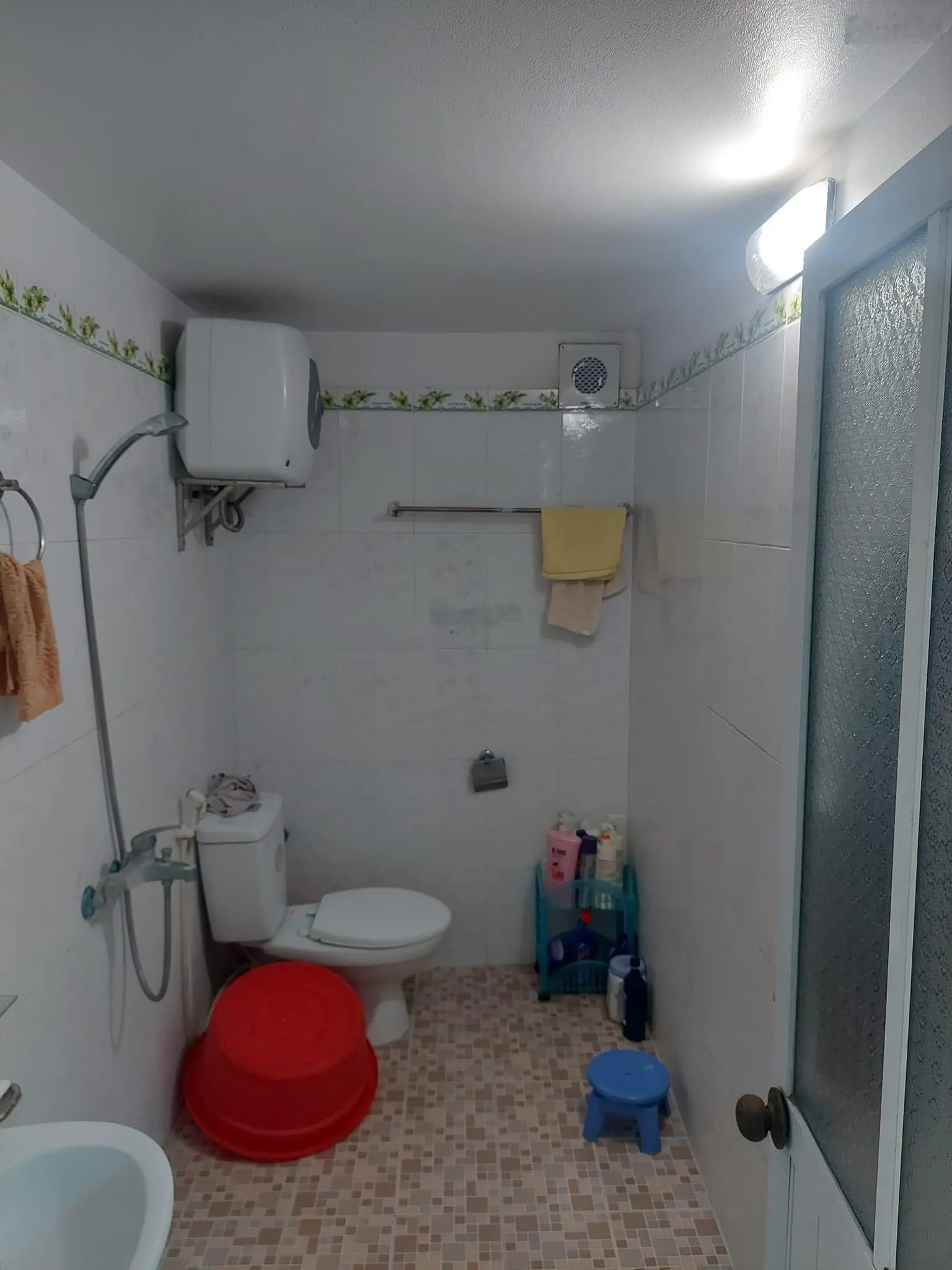 Nhà riêng 60m2 mặt tiền 4,5m. Vị trí đẹp gần trung tâm y tế dự phòng, trường C1,2. Quang Trung