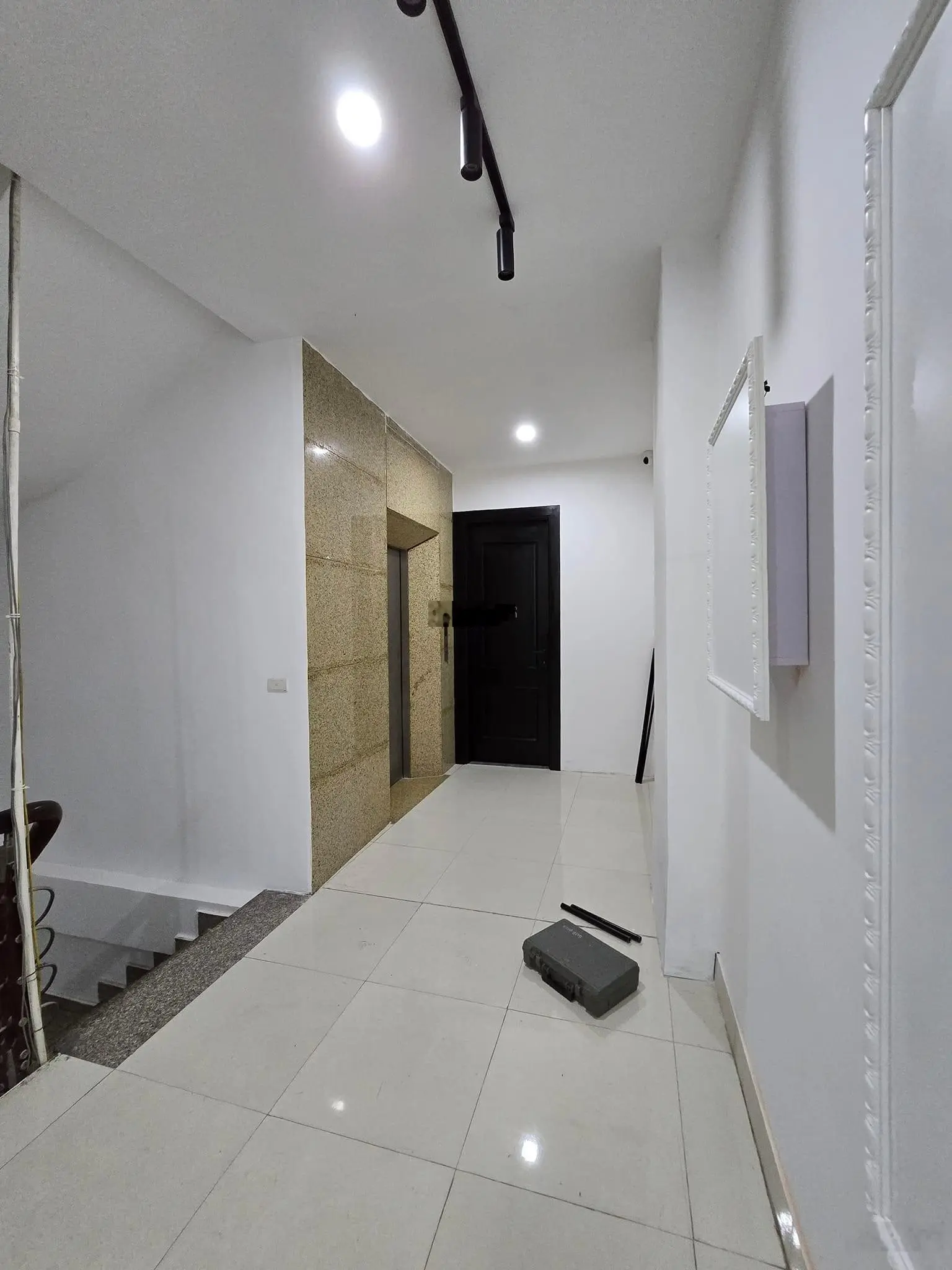 Bán nhà mặt phố thái hà - vip đống đa- thông sàn - kinh doanh sầm uất - thang máy - sổ nở hậu