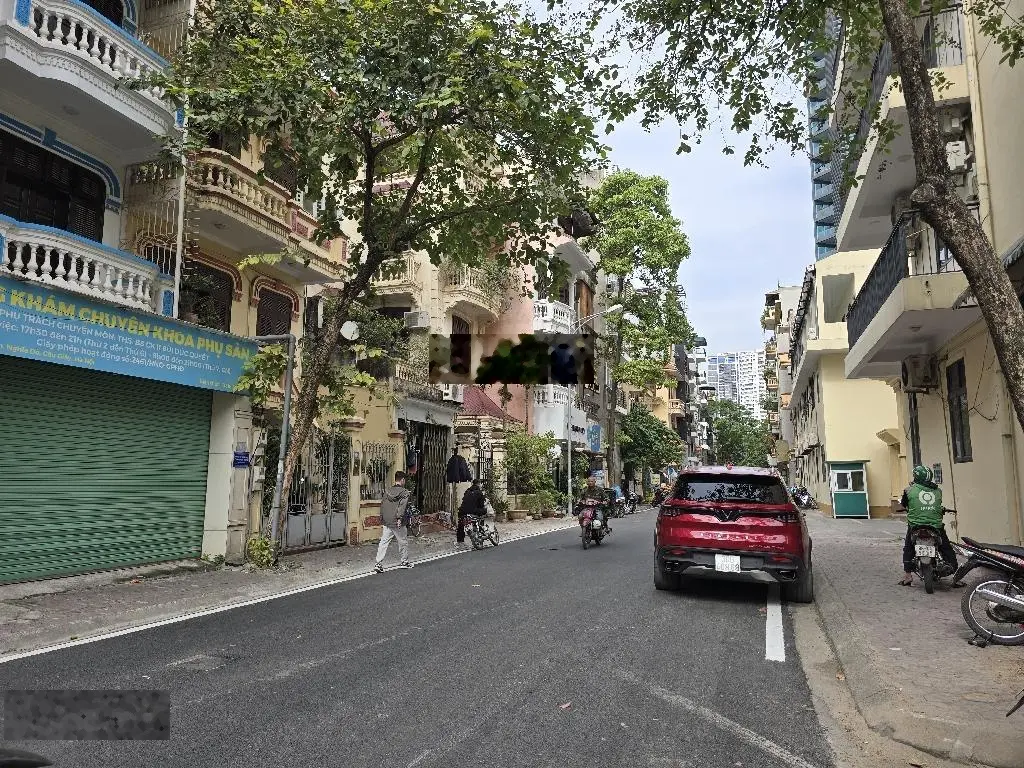 Bán nhà phân lô Nguyễn Văn Huyên 61m2, ô tô, kinh doanh, giá 17.9 tỷ, LH: 0869818555